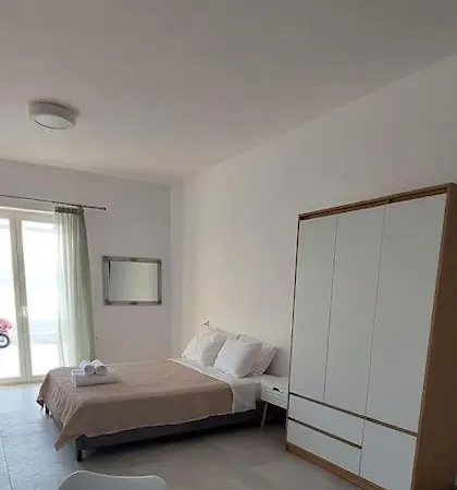 Bay-dream 4 Adamantas (Milos)